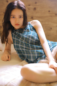 爸爸开车我抱着妈妈去姥姥家